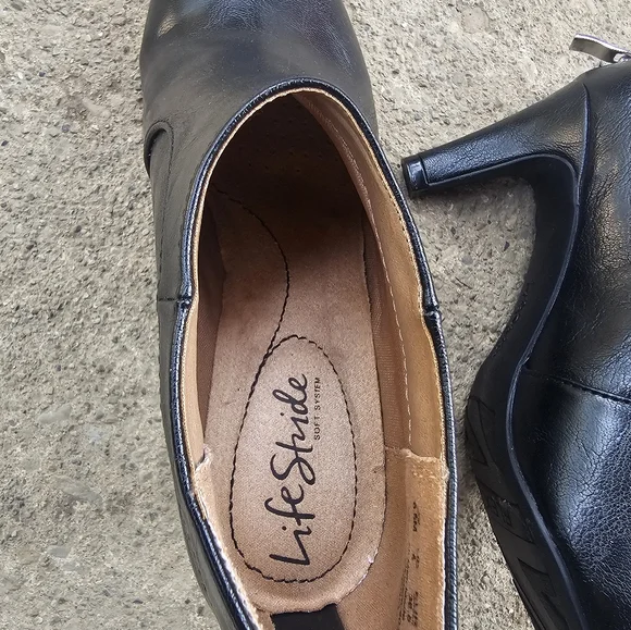 Life Stride Women's boot, size 6.5M - Picture 7 of 9